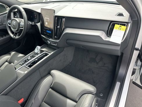 New 2026 Volvo XC60 B5 Ultra w/ Climate Package image 21