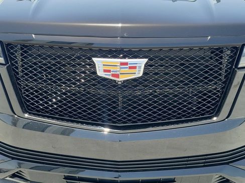 Used 2024 Cadillac Escalade Sport AWD/4WD image 9
