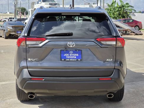 Used 2025 Toyota RAV4 XLE FWD image 8