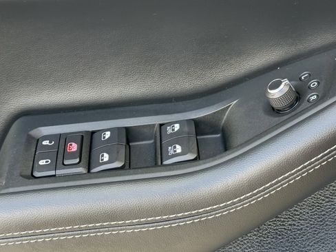 Used 2025 Jeep Grand Cherokee L Laredo image 26