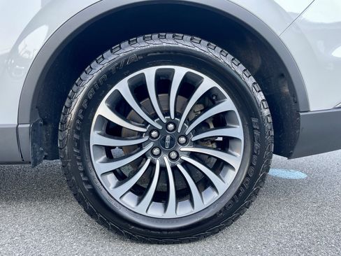 Used 2023 Lincoln Aviator Reserve w/ Equipment Group 201A image 10