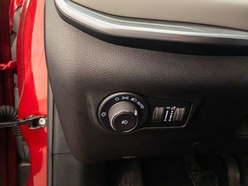 Used 2025 Jeep Compass Limited image 27