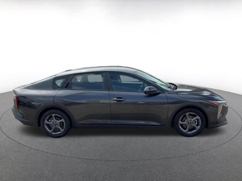 Used 2025 Kia K4 LXS image 13