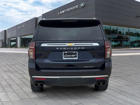 Used 2024 Chevrolet Suburban Premier RWD image 4