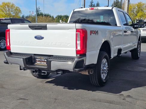 Used 2023 Ford F350 XLT w/ FX4 Off-Road Package image 5
