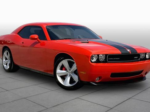 Used 2009 Dodge Challenger SRT8 w/ SRT Option Group II RWD image 2