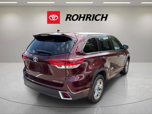 Used 2019 Toyota Highlander Limited AWD/4WD image 4