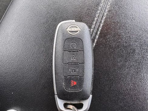 Used 2023 Nissan Pathfinder SV w/ Black Appearance Package AWD/4WD image 31