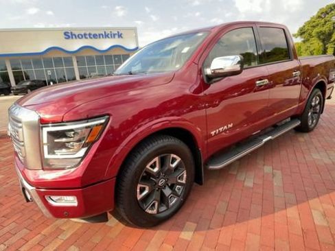 Used 2023 Nissan Titan Platinum Reserve w/ Moonroof Package RWD image 5