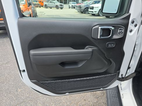 New 2025 Jeep Wrangler Sport S image 19