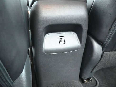 Used 2022 Nissan Sentra SR w/ SR Premium Package FWD image 24