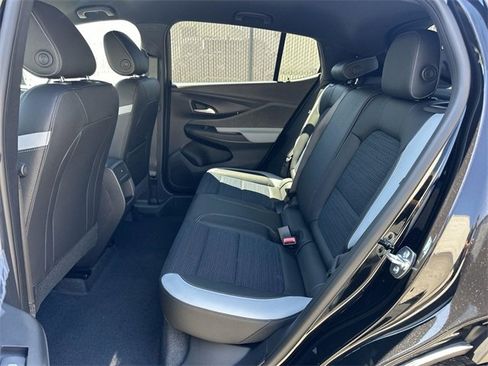 New 2025 Buick Envista Preferred image 22