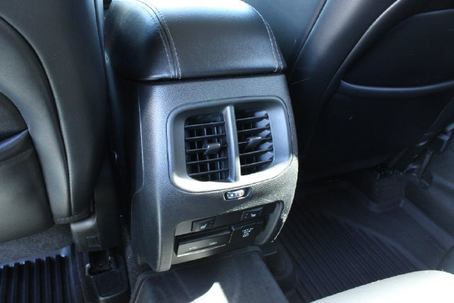 Used 2019 Jeep Cherokee Overland w/ Technology Group AWD/4WD image 25