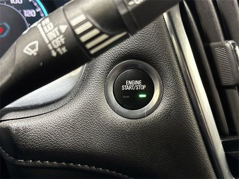 Used 2023 Chevrolet Traverse LT image 17