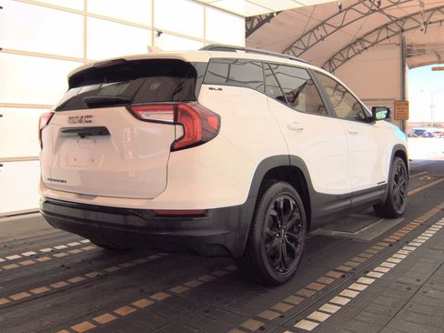 Used 2022 GMC Terrain SLE w/ Elevation Edition image 6