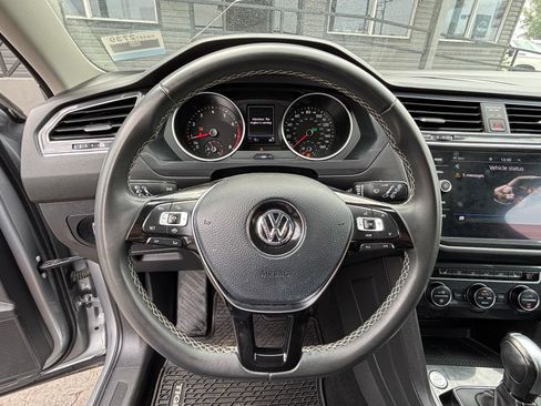 Used 2021 Volkswagen Tiguan SE AWD/4WD image 7