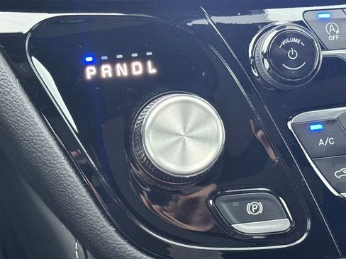 Used 2024 Chrysler Pacifica Limited w/ S Appearance Package image 49