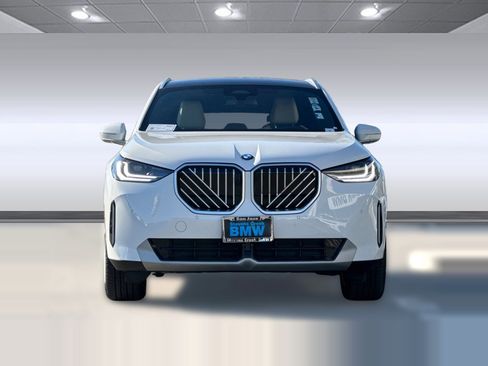 Used 2025 BMW X3 xDrive30i w/ Premium Package image 6