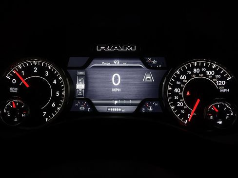Used 2025 RAM 1500 Laramie AWD/4WD image 36