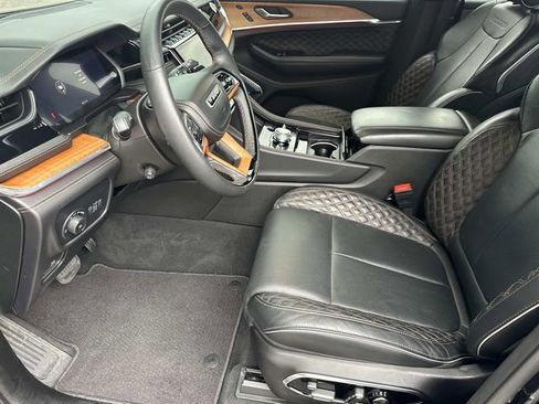 Used 2025 Jeep Grand Cherokee Summit image 22