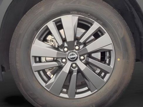 Used 2025 Nissan Pathfinder SV FWD image 11