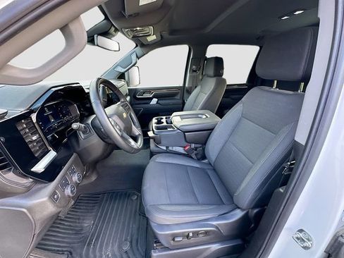 Used 2025 Chevrolet Silverado 2500 LT w/ Safety Package image 21
