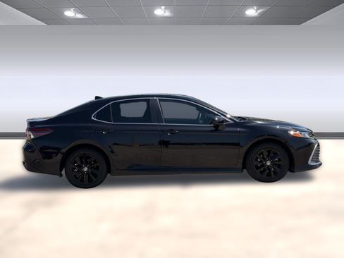 Used 2022 Toyota Camry LE FWD image 8