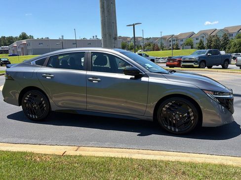 New 2026 Nissan Sentra SR w/ SR All Weather Package FWD image 7
