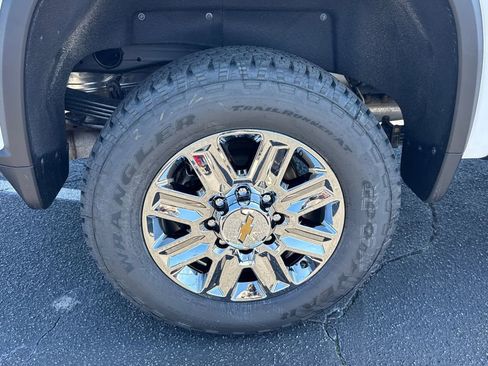 New 2026 Chevrolet Silverado 2500 High Country w/ High Country Premium Package AWD/4WD image 18