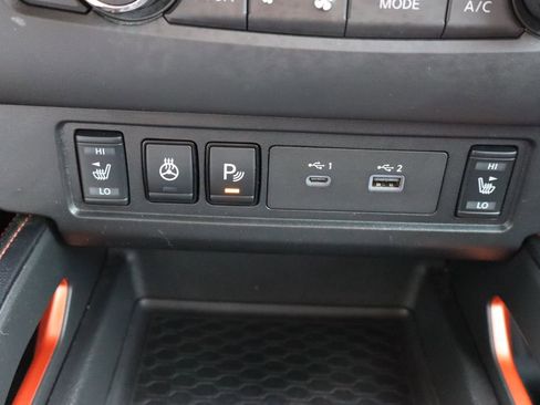 Used 2023 Nissan Frontier PRO-4X w/ Pro Convenience Package AWD/4WD image 18