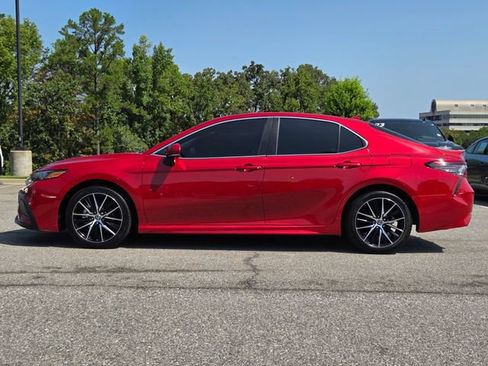 Used 2023 Toyota Camry SE FWD image 2