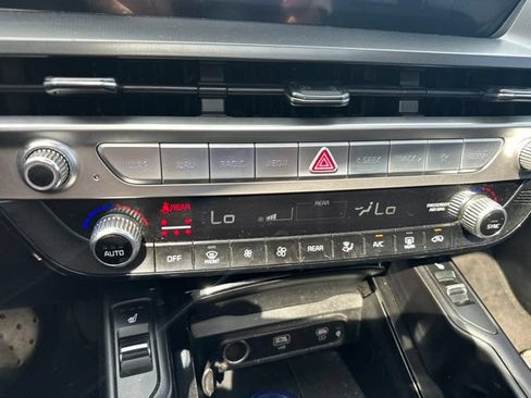 Used 2024 Kia Telluride S w/ S Sunroof Package FWD image 15