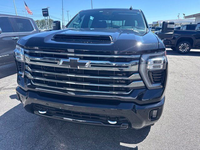 Used 2024 Chevrolet Silverado 2500 High Country w/ Midnight Edition AWD/4WD image 10
