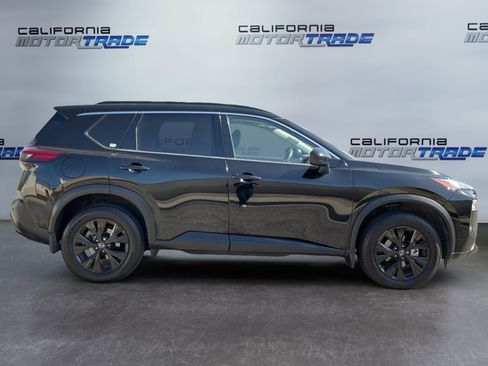 Used 2023 Nissan Rogue SV w/ SV Premium B Package FWD image 4