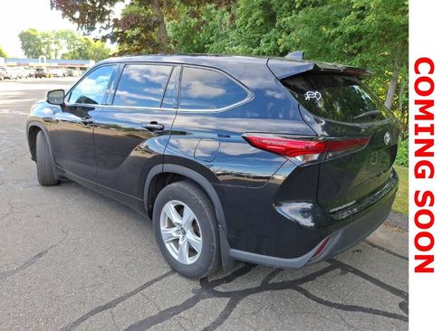 Used 2022 Toyota Highlander L AWD/4WD image 8