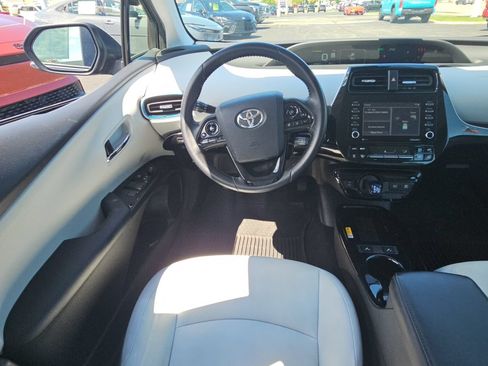 Used 2022 Toyota Prius XLE w/ Advanced Technology Package AWD/4WD image 9
