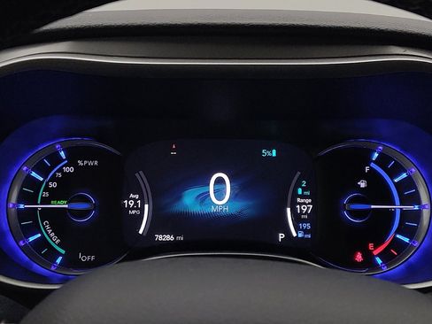 Used 2024 Chrysler Pacifica Limited FWD image 23