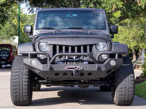 Used 2016 Jeep Wrangler Sport AWD/4WD image 3