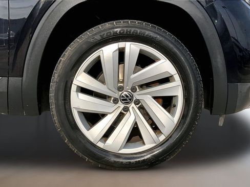 Used 2020 Volkswagen Atlas Cross Sport SE w/ Towing Package FWD image 9