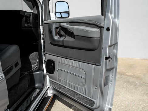 Used 2011 Chevrolet Express 1500 image 49