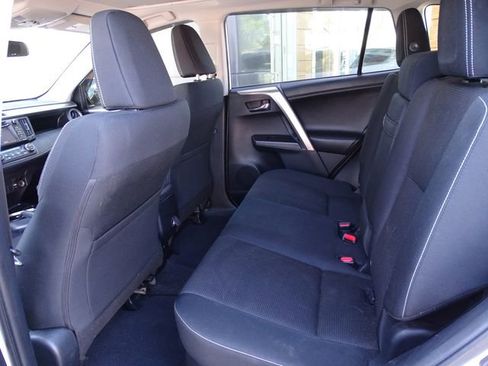 Used 2018 Toyota RAV4 LE image 22