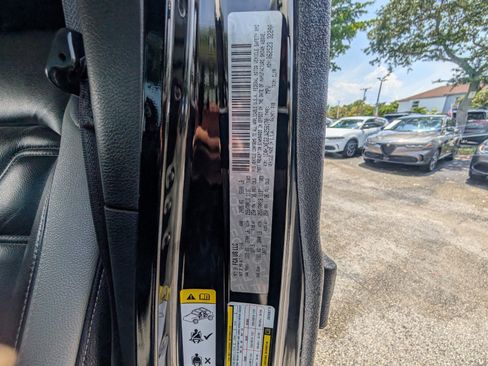 Used 2018 Jeep Wrangler Unlimited Sahara AWD/4WD image 21
