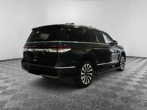Used 2024 Lincoln Navigator Reserve image 5