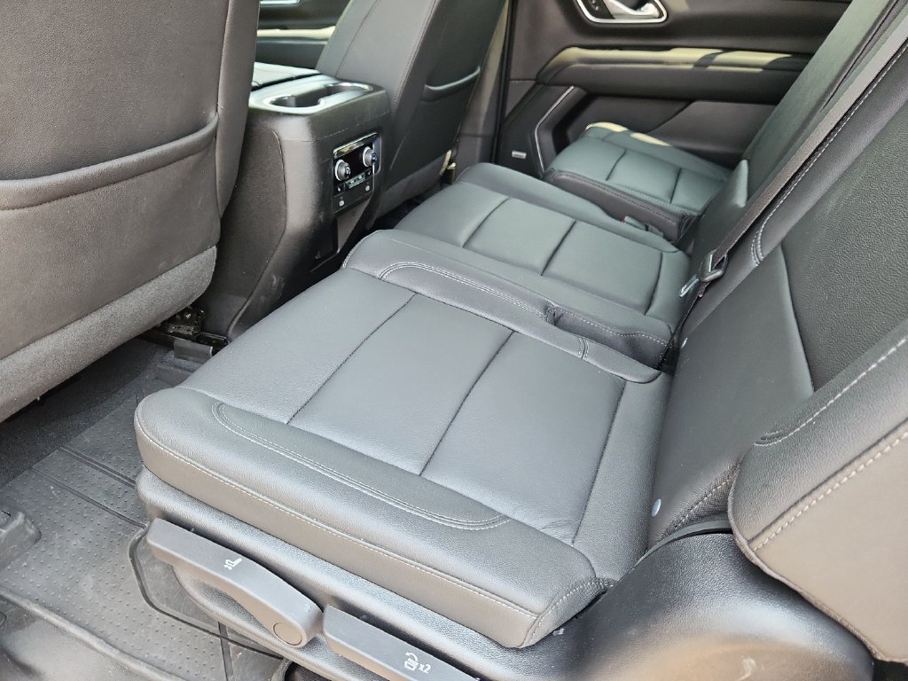 Used 2023 Chevrolet Suburban Z71 w/ Off-Road Capability Package AWD/4WD image 9