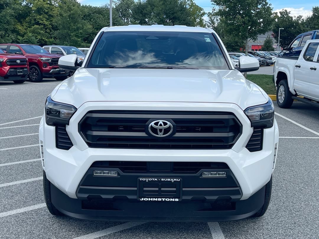 Certified 2026 Toyota Tacoma SR5 AWD/4WD image 12