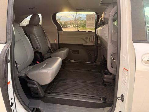 Used 2023 Toyota Sienna XLE w/ XLE Plus Package AWD/4WD image 30