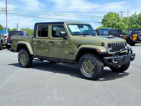 New 2026 Jeep Gladiator Willys AWD/4WD image 2