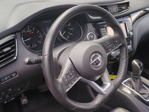 Used 2017 Nissan Rogue Sport SL w/ SL Premium Package AWD/4WD image 14
