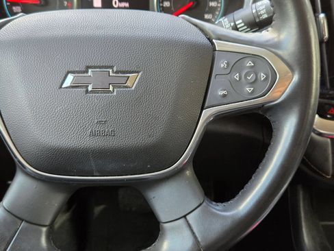 Used 2020 Chevrolet Traverse RS FWD image 19