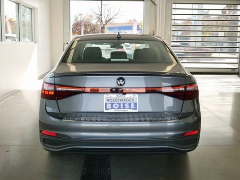 New 2026 Volkswagen Jetta SE image 5